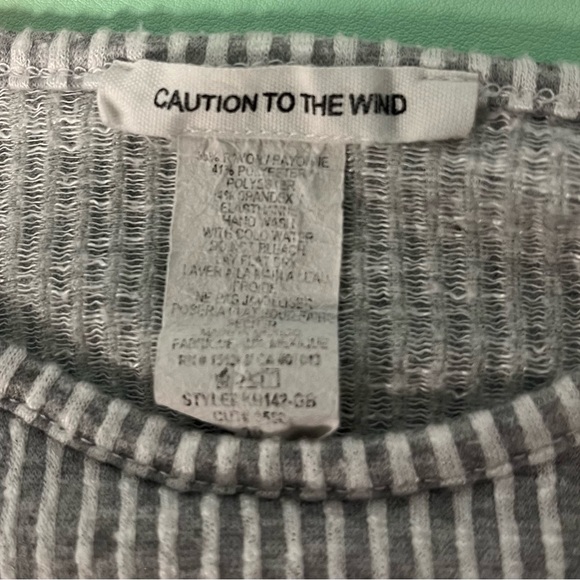 Caution to the Wind Grey and White Stripped Crop long sleeve shirt, Girl size 10 - Picture 4 of 5
